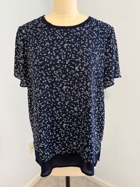 Hilary Radley Navy and White Floral Short Sleeve Top SZM